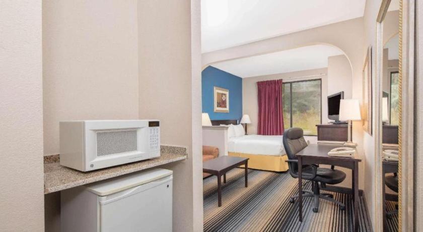 Hotel Baymont By Wyndham Laurel