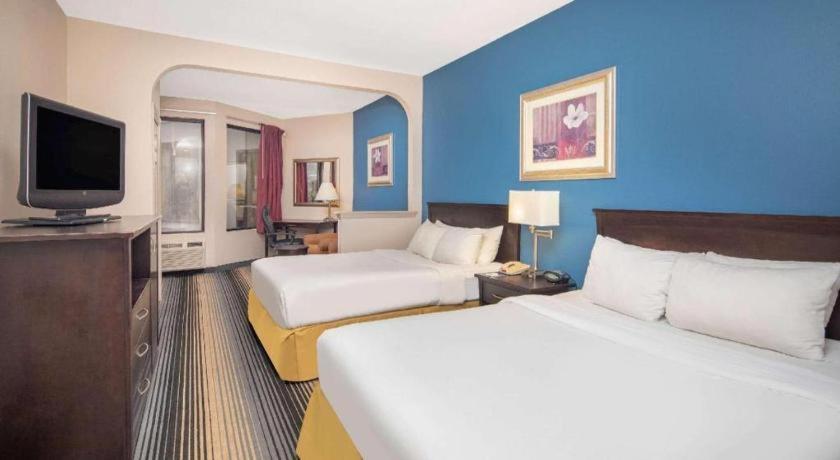 Baymont By Wyndham Hotel Laurel
