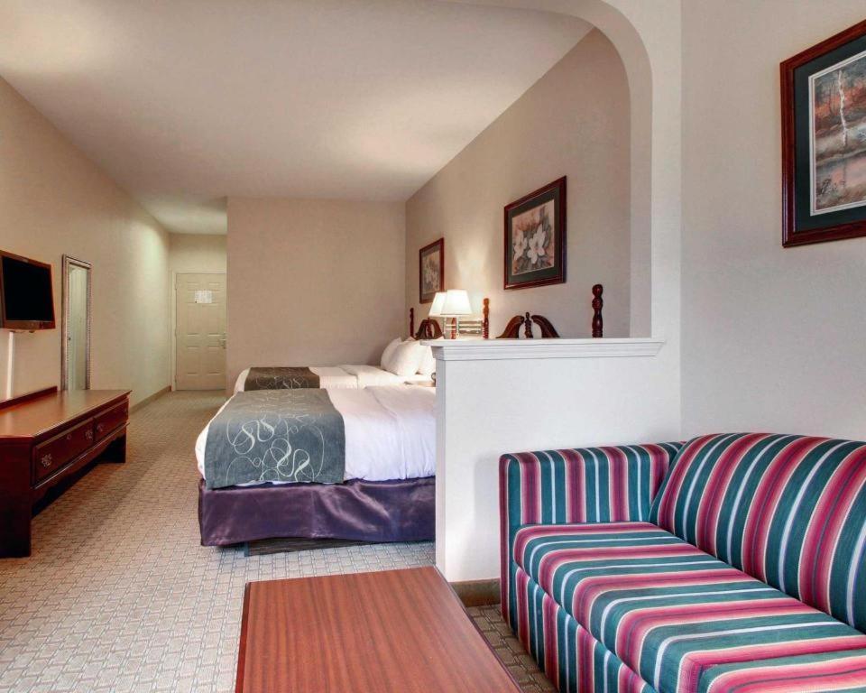 Hotel Baymont By Wyndham Laurel