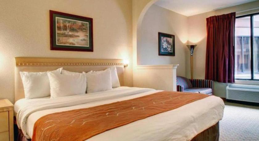 Baymont By Wyndham Hotel