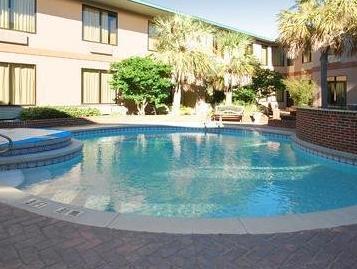 Baymont By Wyndham Hotel