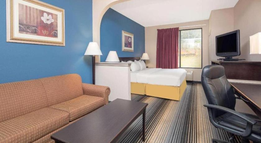 Baymont By Wyndham Hotel