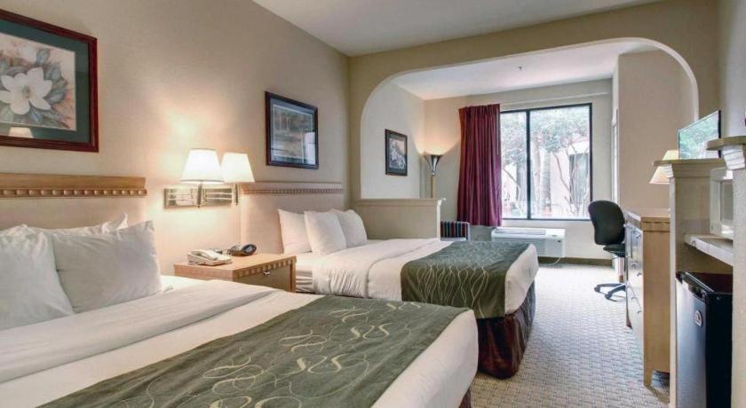 Baymont By Wyndham Hotel