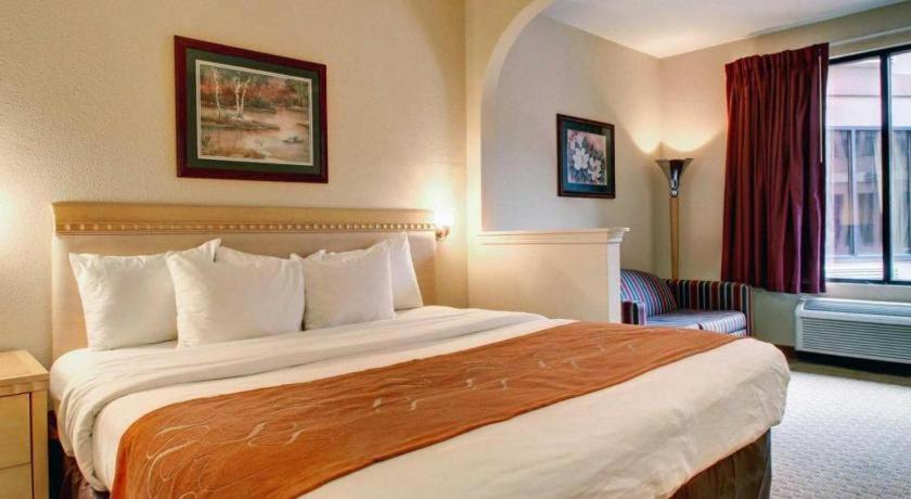 Baymont By Wyndham Hotel